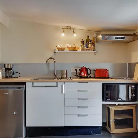 Proche Jardin Public *